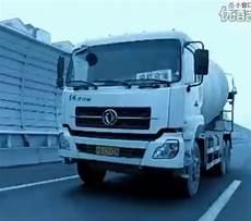耀眼的黄金仓库后面是什么